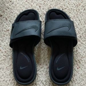 Nike slides